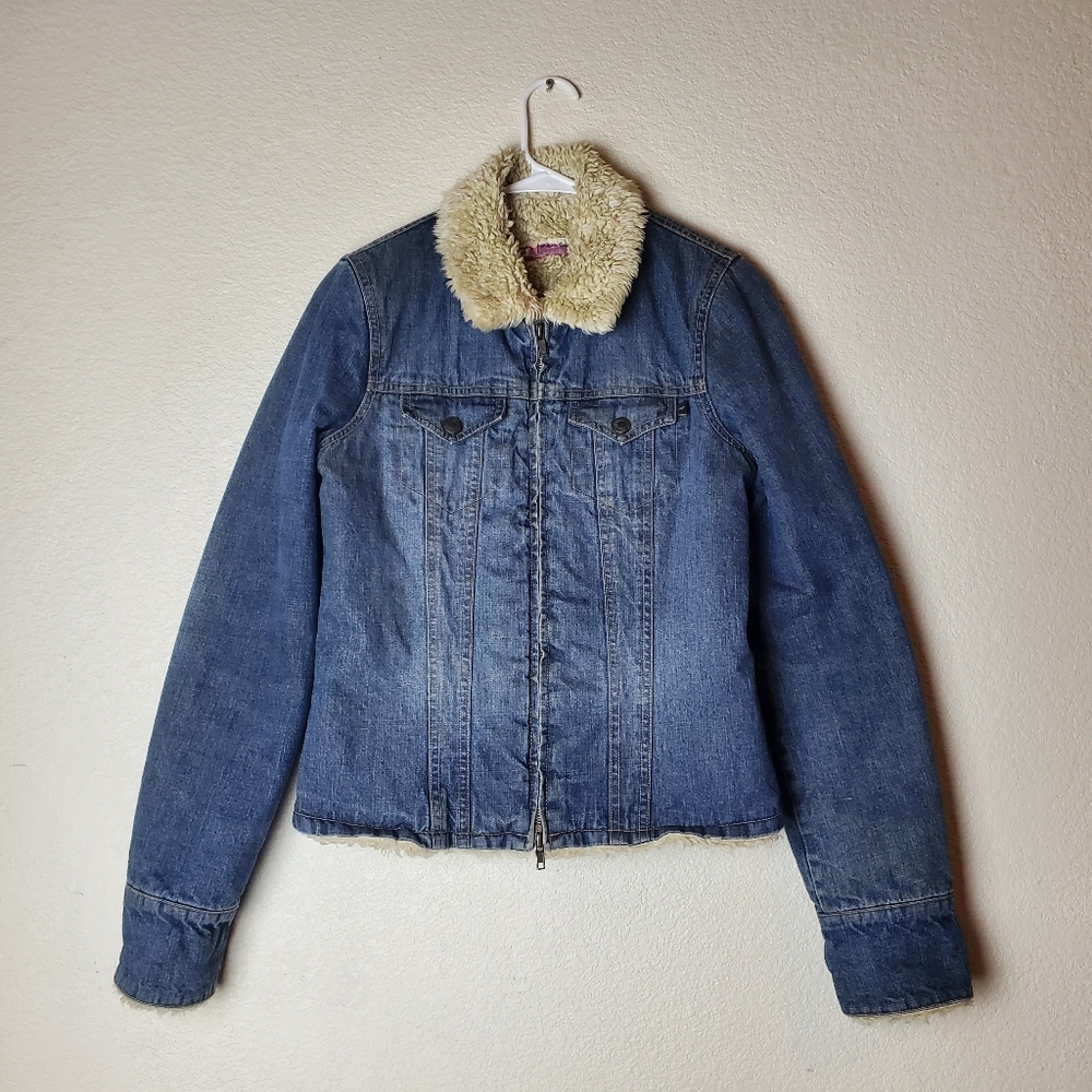 Abercrombie & Fitch Sherpa Lined Jean Jacket Size Medium Gently Used 0001